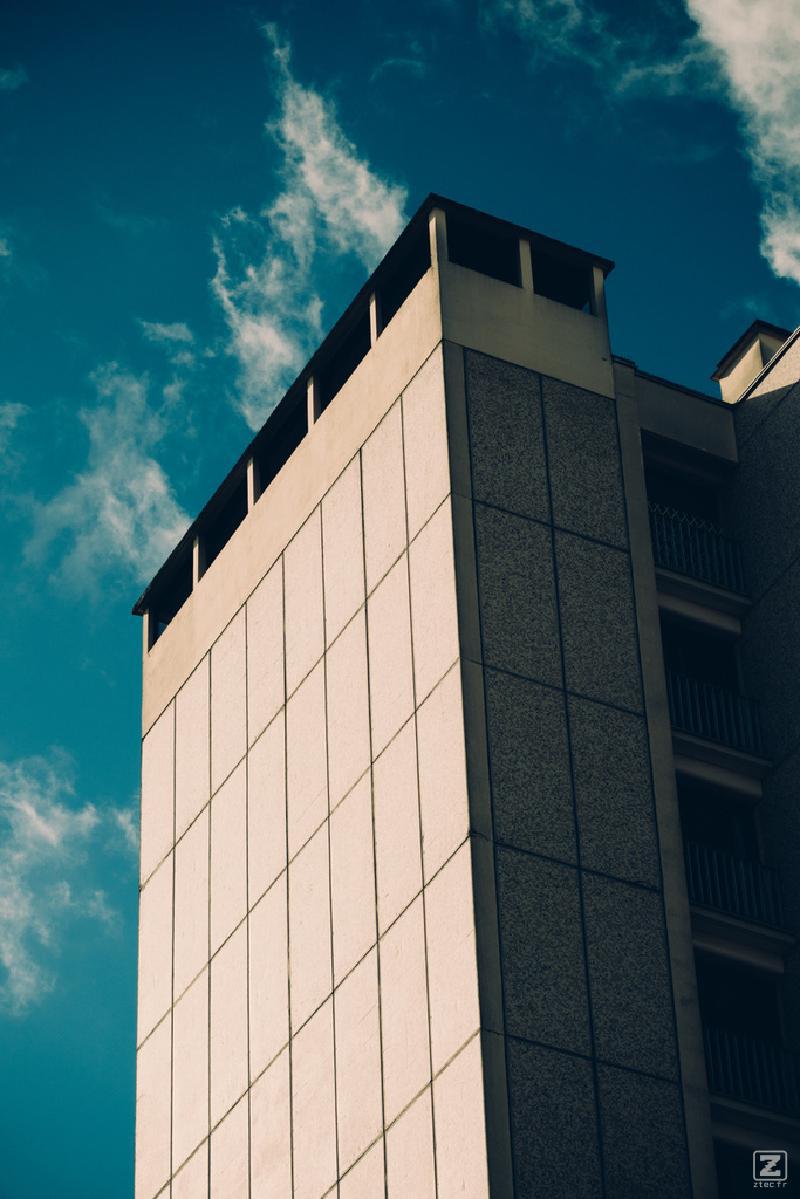 A building side with absolutely no window