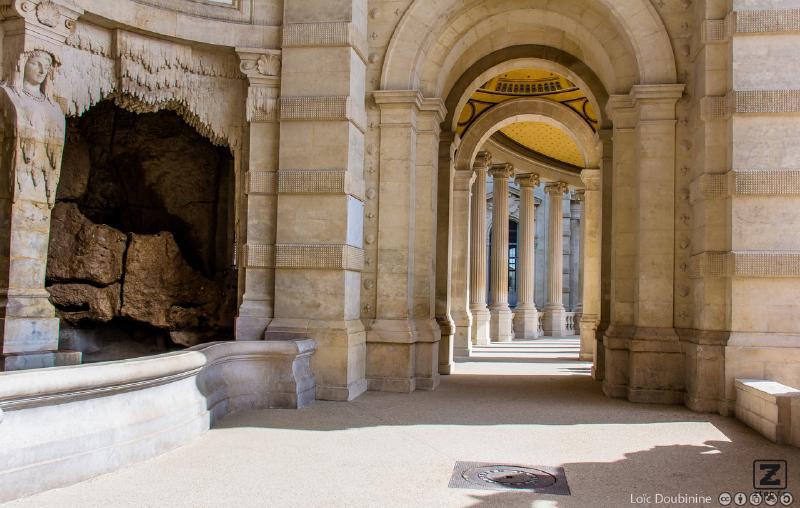 Aile droite de la zone ouverte du palais Longchamp. Tout beau, tout propre. Exceptionnel à Marseille !
https://www.flickr.com/photos/ztec/8632700824/