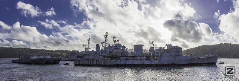 De réserve de navires en bon état, le site devient cimetière des navires désarmés de la Marine nationale. Comme leurs confrères qui servaient de brise-lames devant le château de Brest ou servent encore devant l'école navale de Lanvéoc-Poulmic, ils attendent ici le chantier de démolition, l'« océanisation » en haute mer pour des exercices de tirs de la Marine nationale n'étant plus autorisé désormais.
Le porte-avions Clemenceau n’a pas eu l’honneur de rejoindre Landévennec, malgré les souhaits de son maire. Le passage du banc du Capelan semble avoir découragé les pilotes.
En revanche, après avoir été quasiment vidé de tous ses occupants, le cimetière accueille deux des trois anciens brise-lames qui abritaient le futur « port du Château » de Brest, l'Enseigne de Vaisseau Henry et le Détroyat, arrivé début 2006, le cimetière accueille à nouveau en août 2006 deux brise-lames qui abritaient l'école navale de Lanvéoc, les escorteurs d'escadre ASM Duperré et la Galissonnière. Le croiseur Colbert est embossé entre ces deux navires, il est arrivé en provenance de Bordeaux en juin 2007.
En avril 2010 l'Ernest Brown, un ancien remorqueur quitte les lieux, pour être déconstruit à Brest après plus de dix ans de mouillage. En octobre 2010, le Kometa, hydroptère de construction soviétique, le Jaguar et le Kevrenn trois navires des Vedettes Armoricaines qui assurait la desserte d’Ouessant en saison et de Jersey quittent les lieux pour être déconstruits à Brest par Guyot Environnement, ils occupaient les méandres depuis plus de dix ans.
Le Tourville rejoint le cimetière le 10 décembre 2012, il est désormais embossée, en amont du groupe de navires constitué notamment par le Colbert, l'Enseigne de vaisseau Henry, le Duperré, la Galissonnière et le Détroyat. En mai 2013, l'Ex barge Rascasse de la Direction générale de l'Armement, est remorqué jusqu'au Havre pour être démantelé par la société Gardet et de Bezenac, suite au plan de déconstruction de petites unités lancé par la Marine Nationale.
Le 25 septembre 2013, le De Grasse rejoint le cimetière, il est désormais embossée avec le Tourville à sa bâbord. Cela porte à 13, le nombres de navires en attente de déconstructions.
https://www.flickr.com/photos/ztec/10517637773/