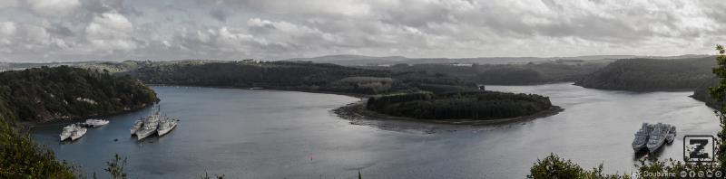 De réserve de navires en bon état, le site devient cimetière des navires désarmés de la Marine nationale. Comme leurs confrères qui servaient de brise-lames devant le château de Brest ou servent encore devant l'école navale de Lanvéoc-Poulmic, ils attendent ici le chantier de démolition, l'« océanisation » en haute mer pour des exercices de tirs de la Marine nationale n'étant plus autorisé désormais.
Le porte-avions Clemenceau n’a pas eu l’honneur de rejoindre Landévennec, malgré les souhaits de son maire. Le passage du banc du Capelan semble avoir découragé les pilotes.
En revanche, après avoir été quasiment vidé de tous ses occupants, le cimetière accueille deux des trois anciens brise-lames qui abritaient le futur « port du Château » de Brest, l'Enseigne de Vaisseau Henry et le Détroyat, arrivé début 2006, le cimetière accueille à nouveau en août 2006 deux brise-lames qui abritaient l'école navale de Lanvéoc, les escorteurs d'escadre ASM Duperré et la Galissonnière. Le croiseur Colbert est embossé entre ces deux navires, il est arrivé en provenance de Bordeaux en juin 2007.
En avril 2010 l'Ernest Brown, un ancien remorqueur quitte les lieux, pour être déconstruit à Brest après plus de dix ans de mouillage. En octobre 2010, le Kometa, hydroptère de construction soviétique, le Jaguar et le Kevrenn trois navires des Vedettes Armoricaines qui assurait la desserte d’Ouessant en saison et de Jersey quittent les lieux pour être déconstruits à Brest par Guyot Environnement, ils occupaient les méandres depuis plus de dix ans.
Le Tourville rejoint le cimetière le 10 décembre 2012, il est désormais embossée, en amont du groupe de navires constitué notamment par le Colbert, l'Enseigne de vaisseau Henry, le Duperré, la Galissonnière et le Détroyat. En mai 2013, l'Ex barge Rascasse de la Direction générale de l'Armement, est remorqué jusqu'au Havre pour être démantelé par la société Gardet et de Bezenac, suite au plan de déconstruction de petites unités lancé par la Marine Nationale.
Le 25 septembre 2013, le De Grasse rejoint le cimetière, il est désormais embossée avec le Tourville à sa bâbord. Cela porte à 13, le nombres de navires en attente de déconstructions.
https://www.flickr.com/photos/ztec/10523079916/