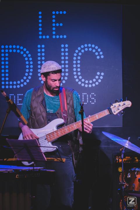 Pablo Aguste playing bass