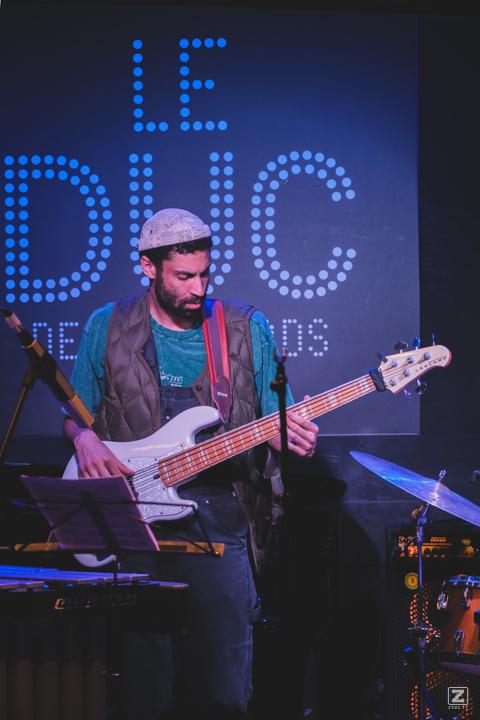 Pablo Aguste playing bass