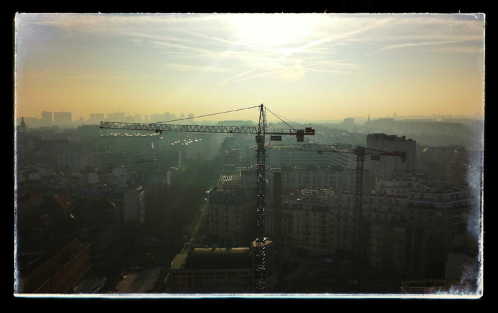 #paris is building in the morning
https://www.flickr.com/photos/ztec/12985567614/
Albums: Paris