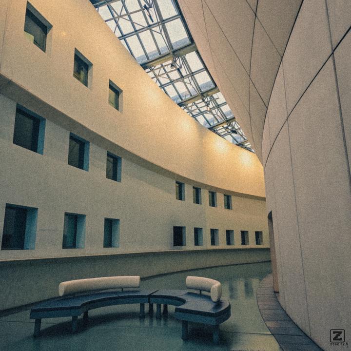 Liminal space in a building
https://www.flickr.com/photos/ztec/53978631631/