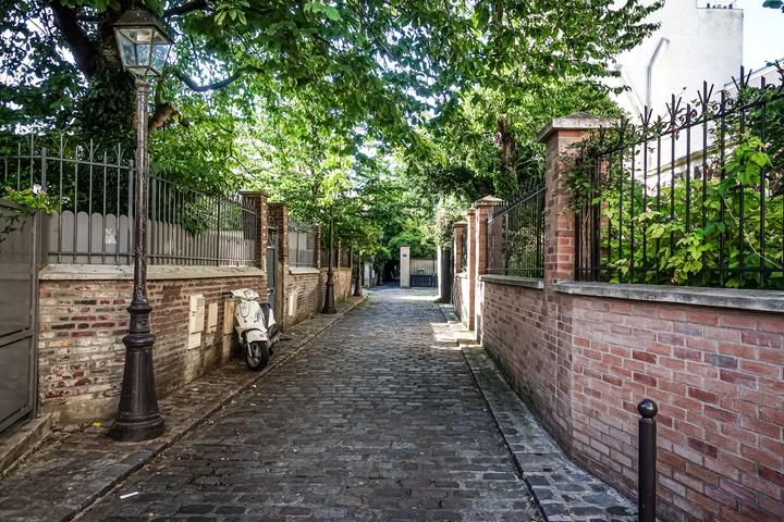 no description
https://www.flickr.com/photos/ztec/52143560132/
Albums: Paris