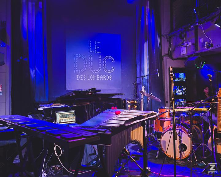 Vibraphone waiting to be played on stage with other instruments