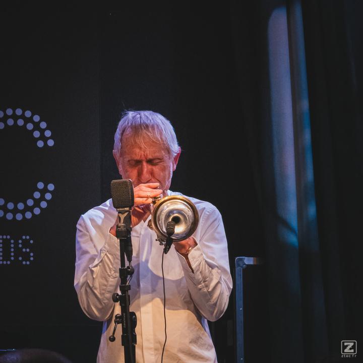 Erik Truffaz playting trumpet