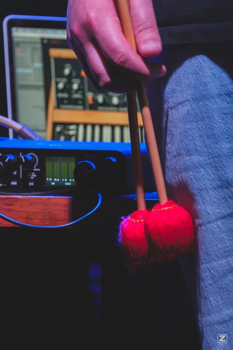 Alexis Valet waiting with his mallets along the leg