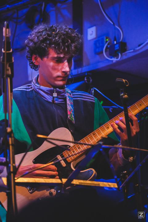 Jean-Loup (I hope, there is no credits on line) playing guitar