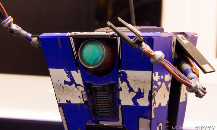 Claptrap Bleu
https://www.flickr.com/photos/ztec/9209644473/