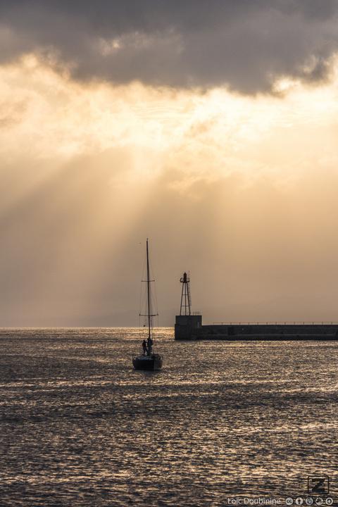 Returning ship in the "Vieux port" at Marseille in France.
A storm was comming.
https://www.flickr.com/photos/ztec/9388471532/