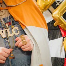Close up on all the Bling Bling of the VLC wizard.