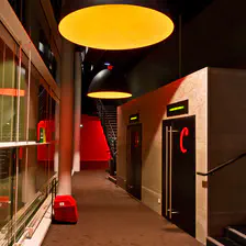 Entrées de salle de cinémas au MK2 Bibliothèque. 
Un peut reculé, on y accède grâce à un long couloir suspendu. Une fois arrivé, on se sent écrasé par d'imposantes suspension lumineuses. 
La lumière nous écrase juste avant de rentré dans l'une des deux sales obscures qui se présentes.
Note de service : Merci de ne pas mettre du pop-corn partout. La post-prod n'aime pas ça. 
https://www.flickr.com/photos/ztec/8545044463/
Albums: Misc, Architecture