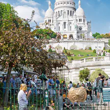 A man painting himself in gold in front of the Sacré Coeur
https://www.flickr.com/photos/ztec/54726143436/