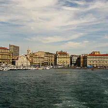 Vue du vieux port de marseille
https://www.flickr.com/photos/ztec/8443264136/
Albums: Architecture