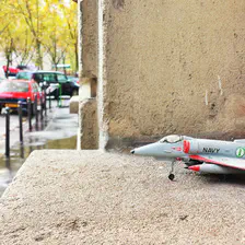 Les fenêtres de paris partent en guerre !
https://www.flickr.com/photos/ztec/10766156435/